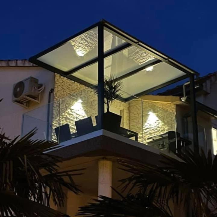 Guerilla Choice Apartment *